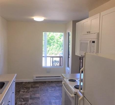 3rd image of 3107 NE 120th St #101
