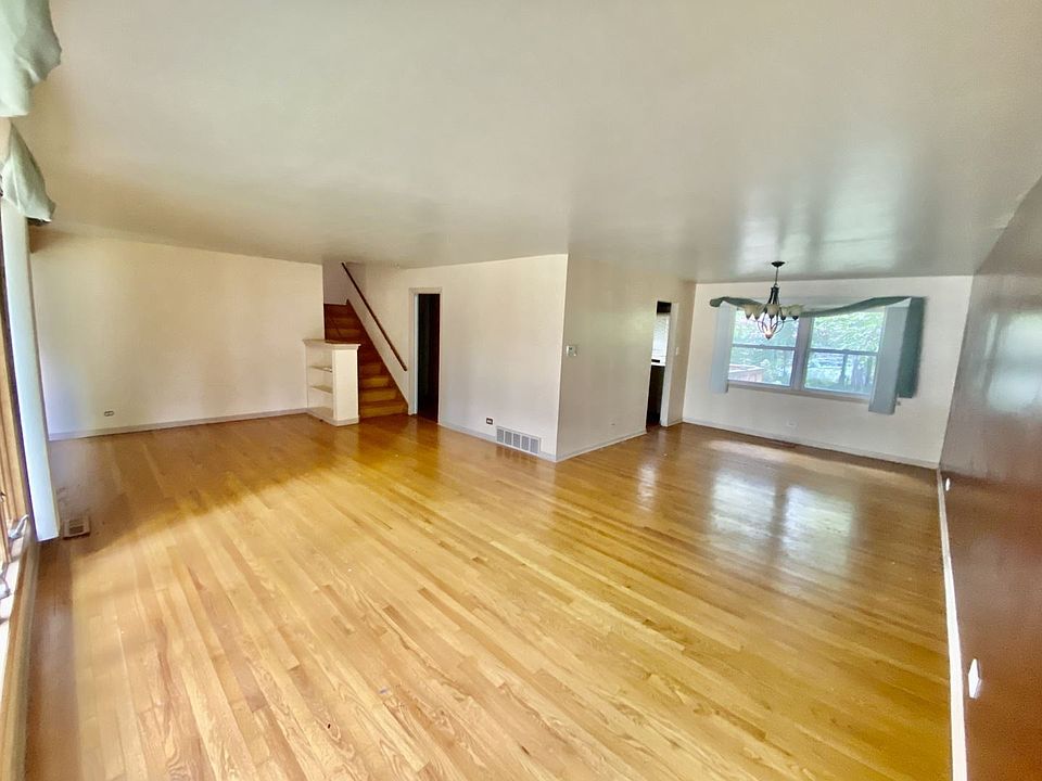 2nd image of 736 W Strieff Ln