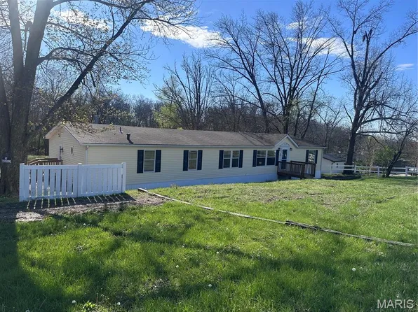 50 Brooks Ln, Winfield, MO 63389