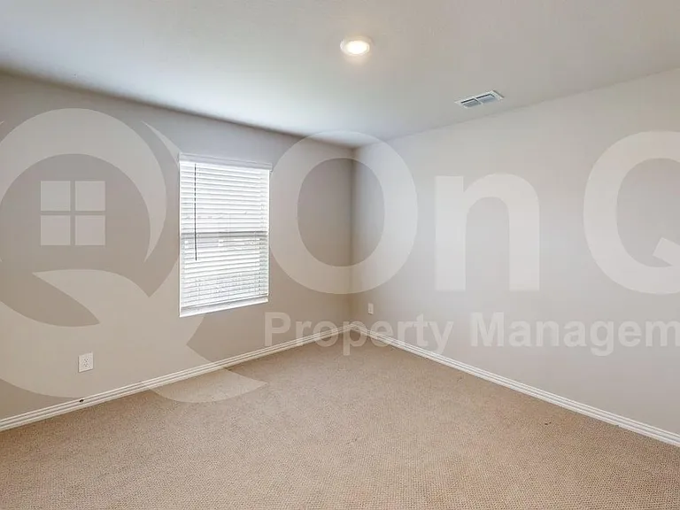 616 McKenna Dr — Photo 16