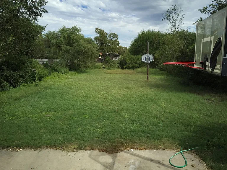 1018 S Olive St — Photo 11