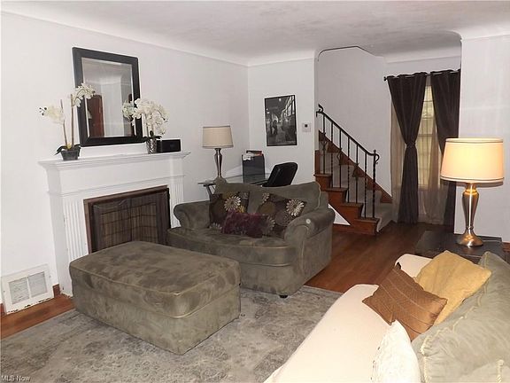 3rd image of 4417 W 173rd St