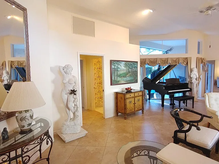 16461 Riverwind Dr — Photo 2