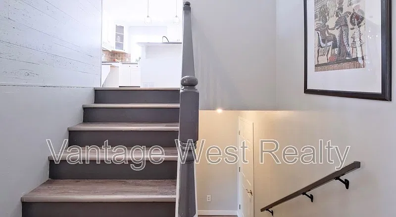 3 bed, 2.0 bath, 1575 sqft, $2,600 — Photo 2