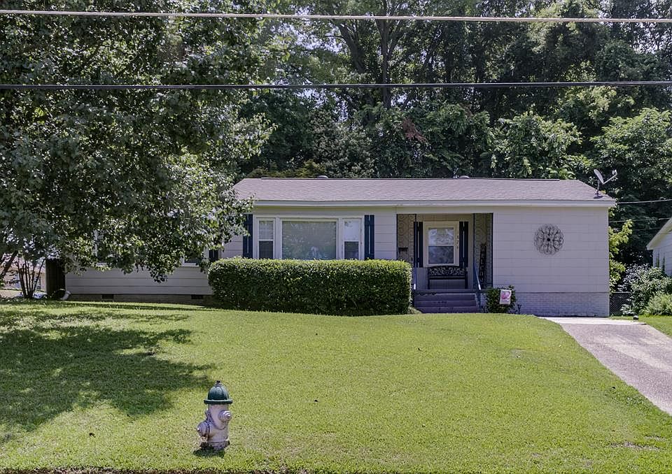 1st image of 1826 Eisenhower Dr
