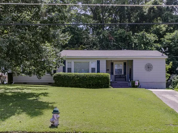 1826 Eisenhower Dr, Vicksburg, MS 39180
