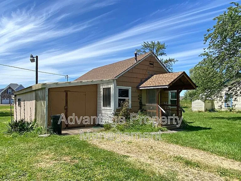 1415 W 4th St — Photo 12