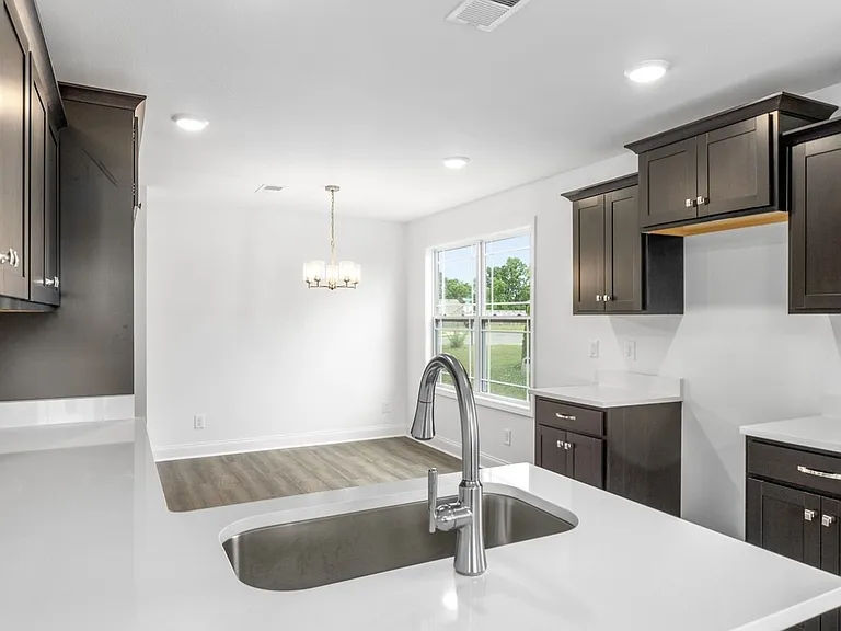 1360 Harmon Ln — Photo 10