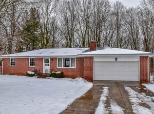2846 Manchester Ave NW, North Lawrence, OH