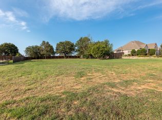 1156 Hunters Haven Dr, Kennedale, TX 76060