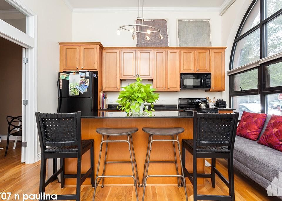 1st image of 1707 N Paulina St #1617