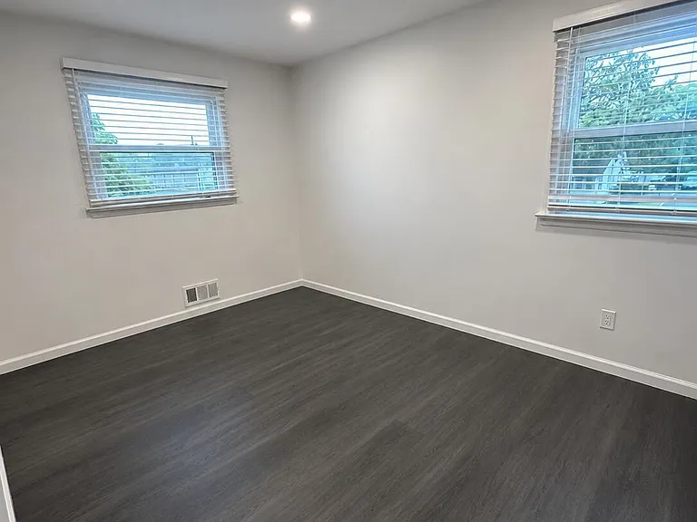 2133 Bridge Ave — Photo 9