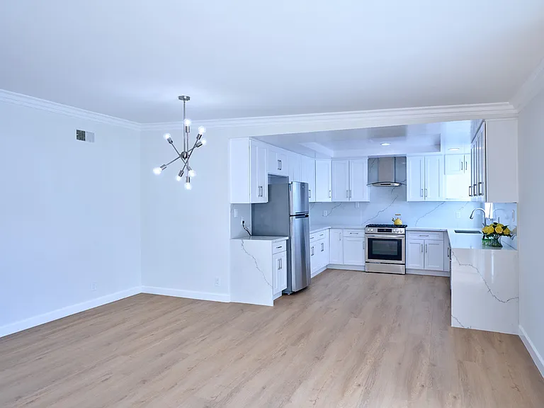 Unit 32 - 3 Bedroom, 2 Bathroom, 1800 sqft