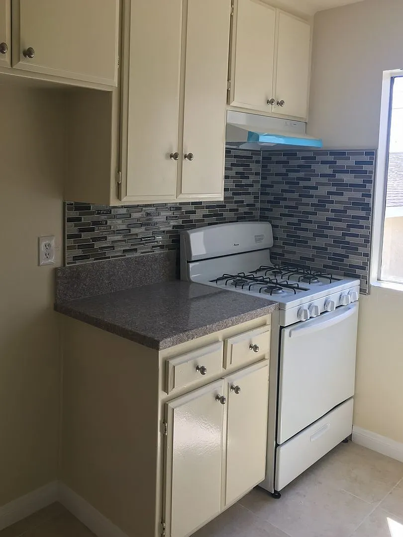 12019 Vanowen LLC — Photo 2