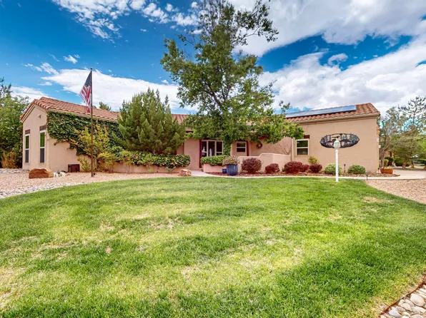 3504 Newcastle Dr SE, Rio Rancho, NM 87124