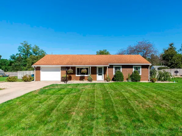 19715 Rolling Acres Dr, South Bend, IN 46614