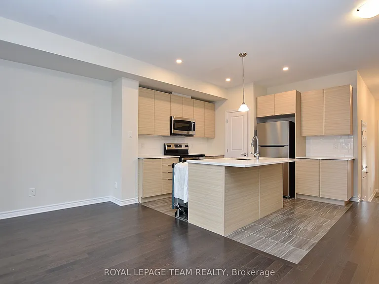 30 Rookie Cres — Photo 9
