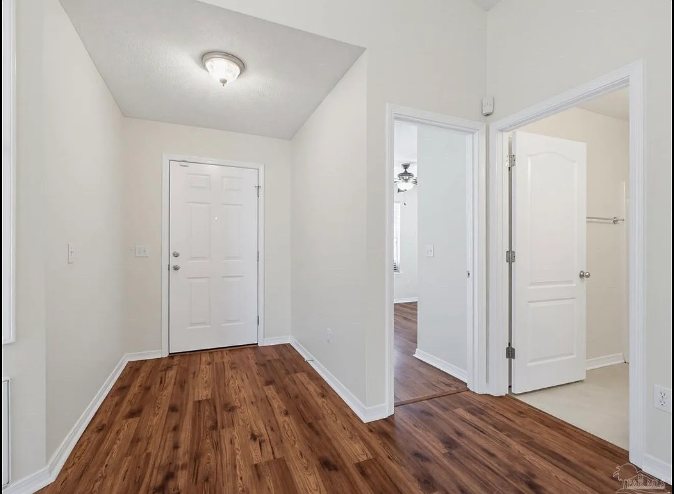 3 bed, 1347 sqft, $1,900 — Photo 3