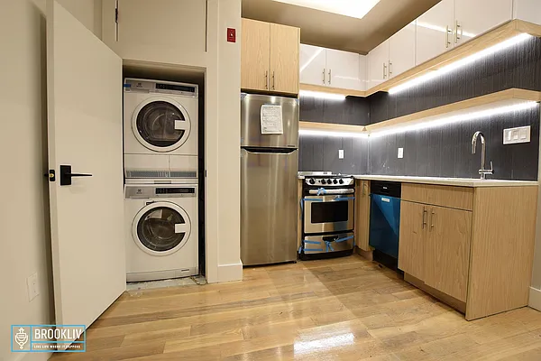 Rented by null | media 8