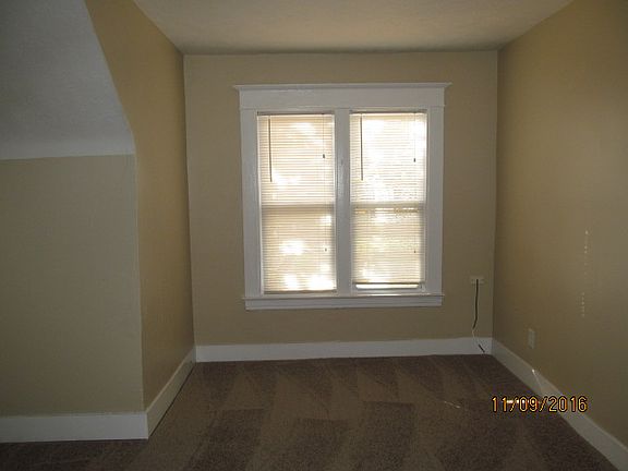 5th image of 1035 Dunham St SE