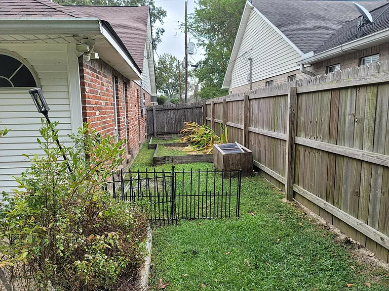 18607 Red Oak Dr — Photo 23