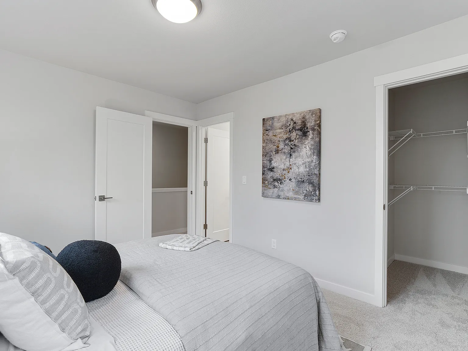 3 bed, 1431 sqft, $2,425 — Photo 2
