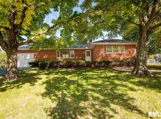 88 S Riverview Dr, East Peoria, IL 61611