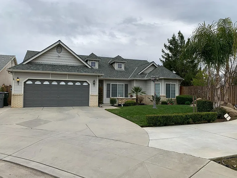 1877 E Turnberry Ave — Photo 1