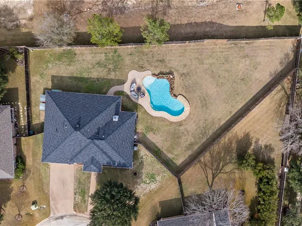 4012 Park Hurst, Bryan, TX 77802