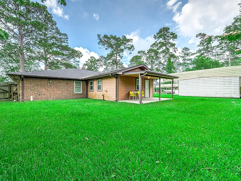 5813 Russell Ln — Photo 9