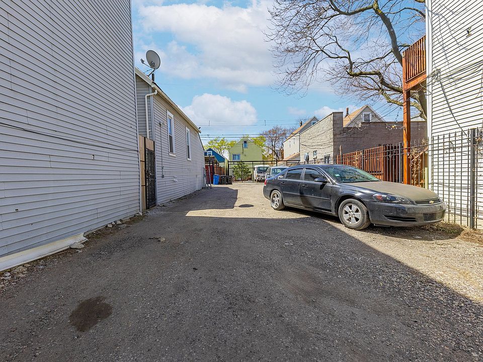 1st image of 4406 S Wood St