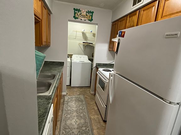3rd image of 950 Forestbrook Rd APT A2