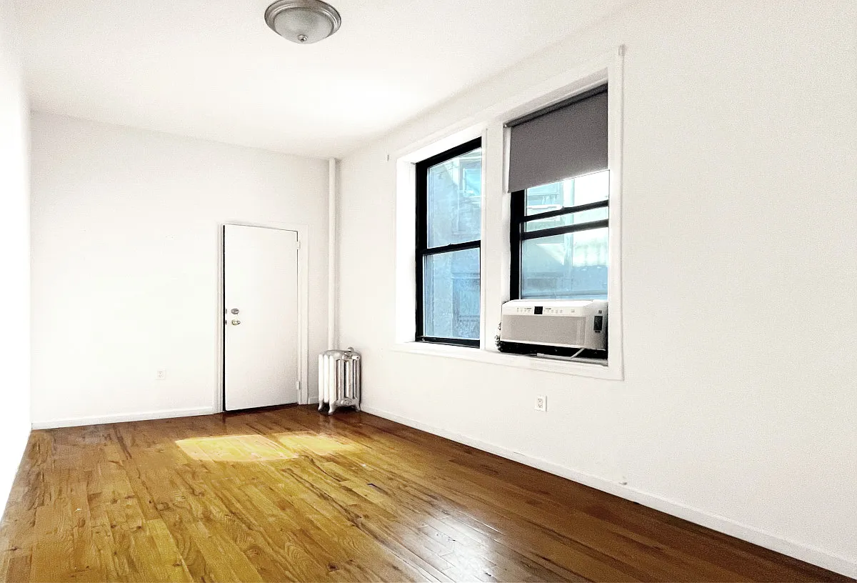 350 Bedford Avenue — Photo 3