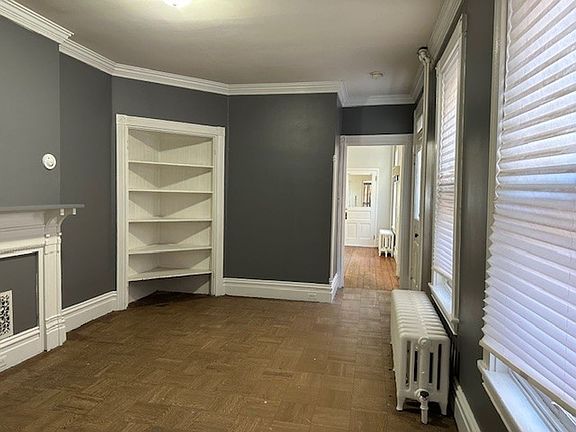 4th image of 213 N College St