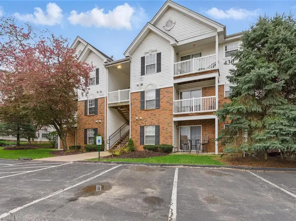 430 Benton Dr APT C, Saint Peters, MO 63376