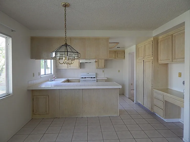 20410 Mesa Oak Dr — Photo 7