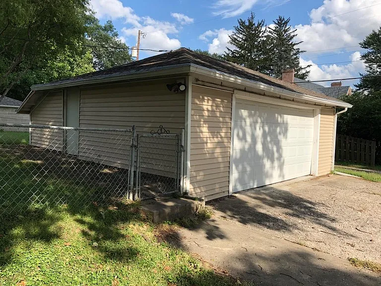 1901 Ashland Ave — Photo 5