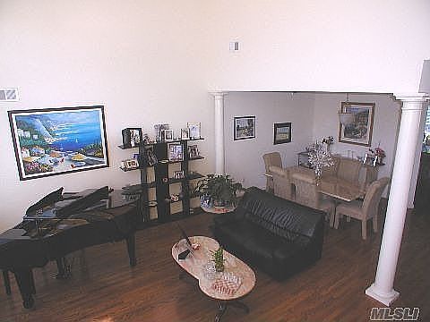 2nd image of 53 Tiffany Way
