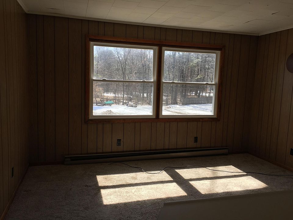 1st image of 8 Davern Dr