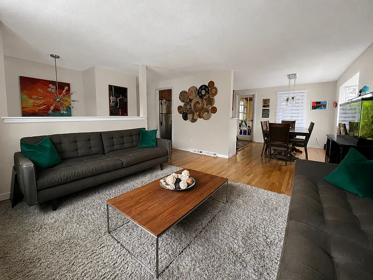 31 Barton Rd — Photo 2