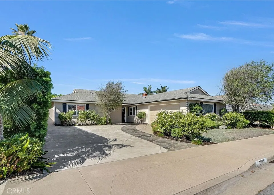 21061 Miramar Ln