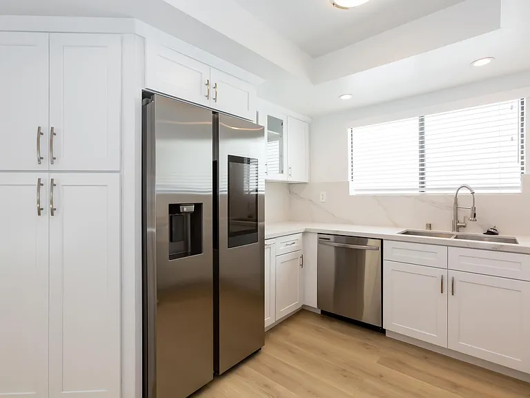 1738 S Bentley Ave #302 — Photo 13
