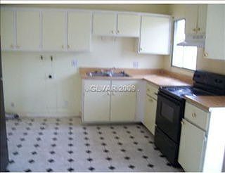 2nd image of 1937 Carver Ave