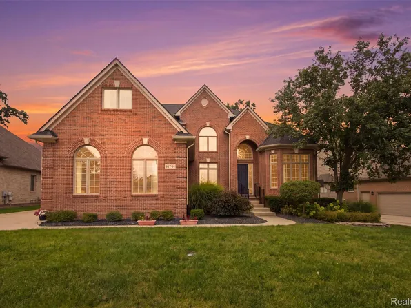 55744 Lancewood Dr, Shelby Township, MI 48316