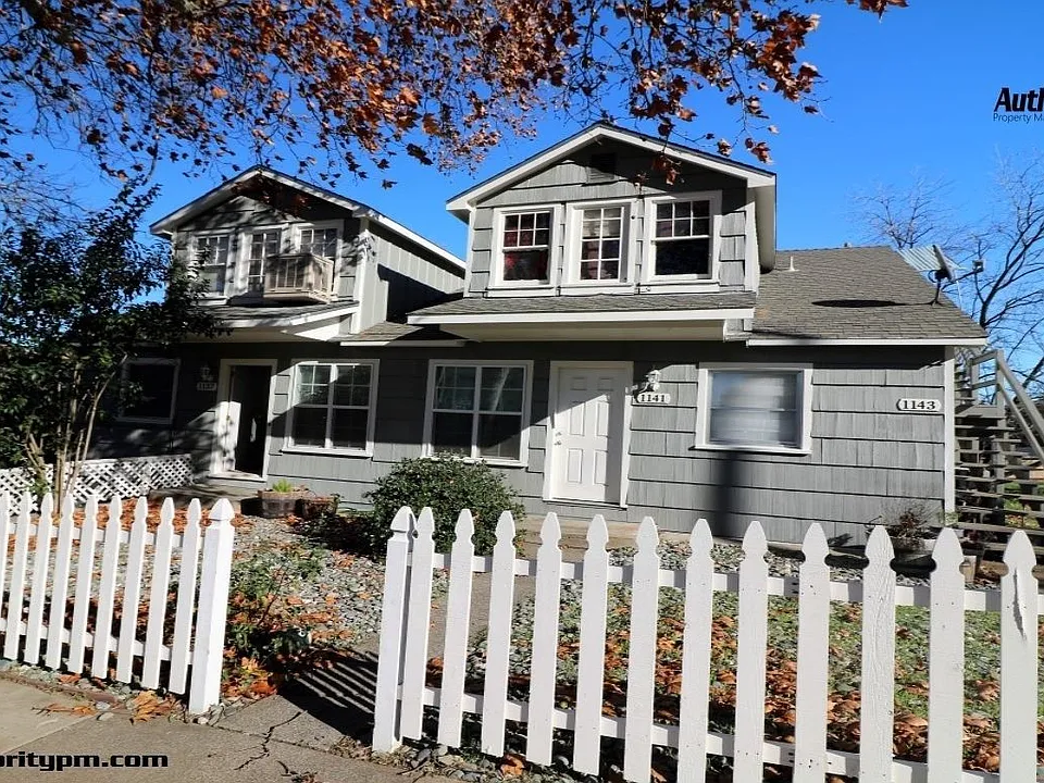 1141 Magnolia Ave