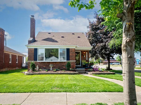 13185 Sycamore St, Southgate, MI 48195