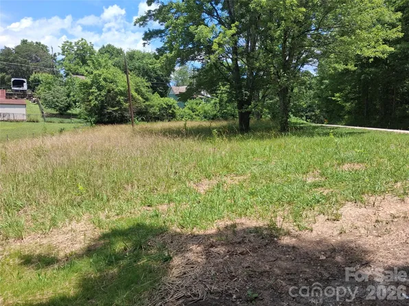 375 Ridge Rd, Marion, NC 28752