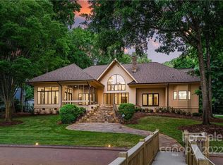 19700 Shearwater Point Dr, Cornelius, NC 28031