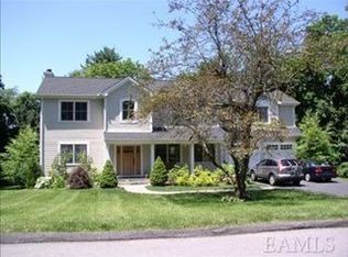 20 High Ridge Ct, Pleasantville, NY 10570