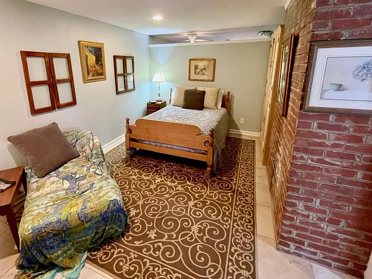 3542 Pleasant Valley Rd #LOWERLEVEL — Photo 11